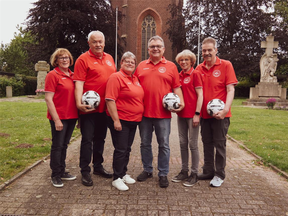 Freuen sich auf die Sommerkirmes in Pont: (v.l.n.r.) Maria Risch, Heinz Risch, Birgit Linder, Andreas Linder, Birgit Bollack und Lutz Bollack.Fotos: privat