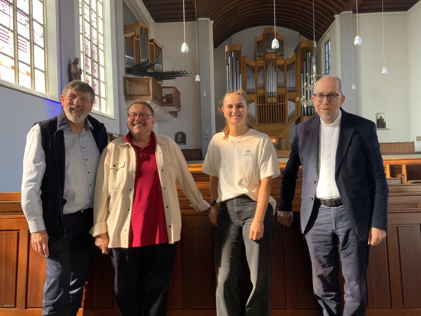 "Ulrich Francken, Ralf Valkysers, Kiara Koch, Pastor Klaus Martin Niesmann freuen sich auf Konzertreihe in Weeze."