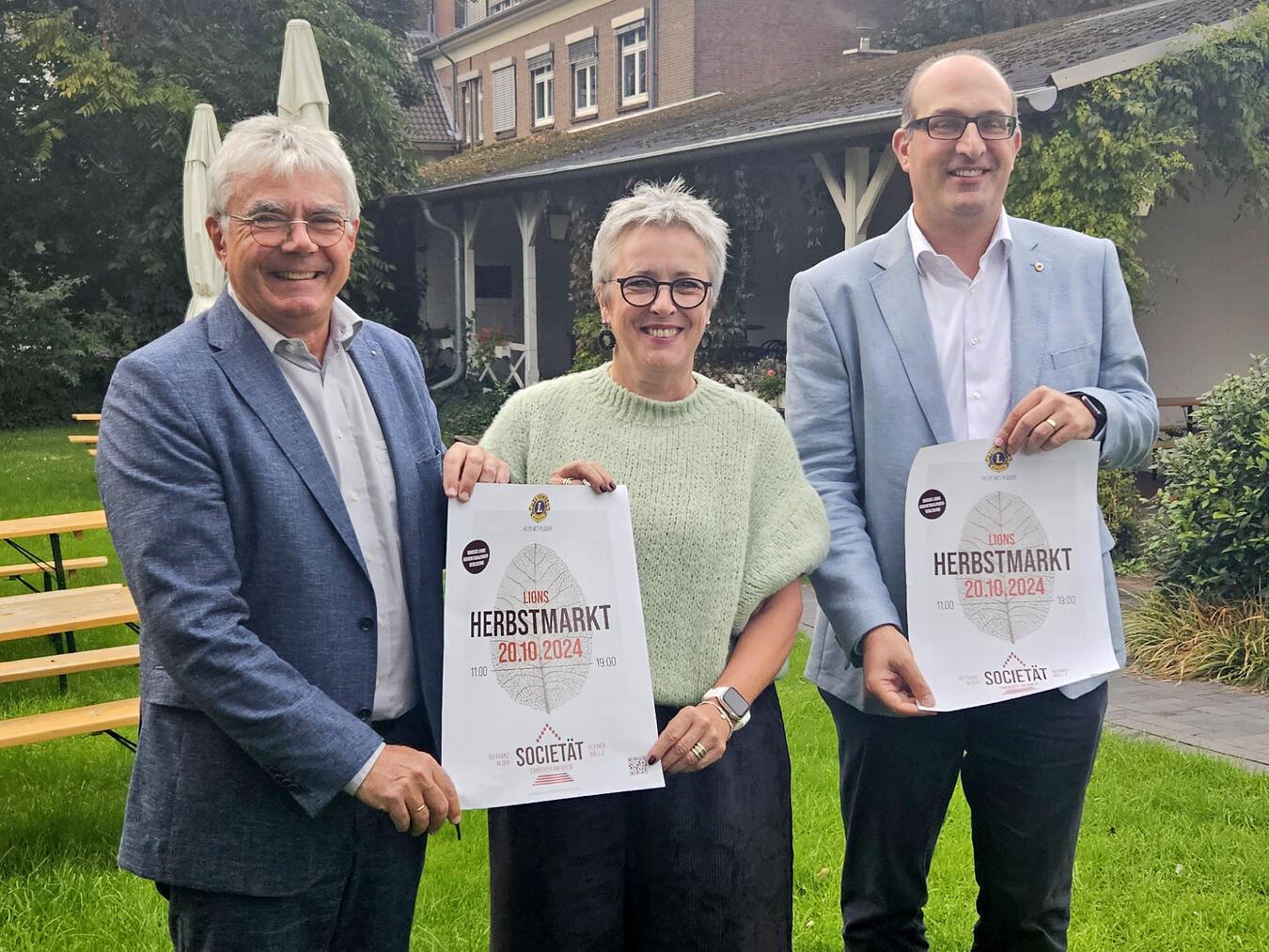 Lions-Club lädt zum zweiten Herbstmarkt in Emmerich ein Freuen sich auf viele Besucher beim Herbstmarkt: (v. l.) Dr. Volker Fischer-Kahle, Anna van Bebber, Dr. Michal El Nounou. Foto: privat