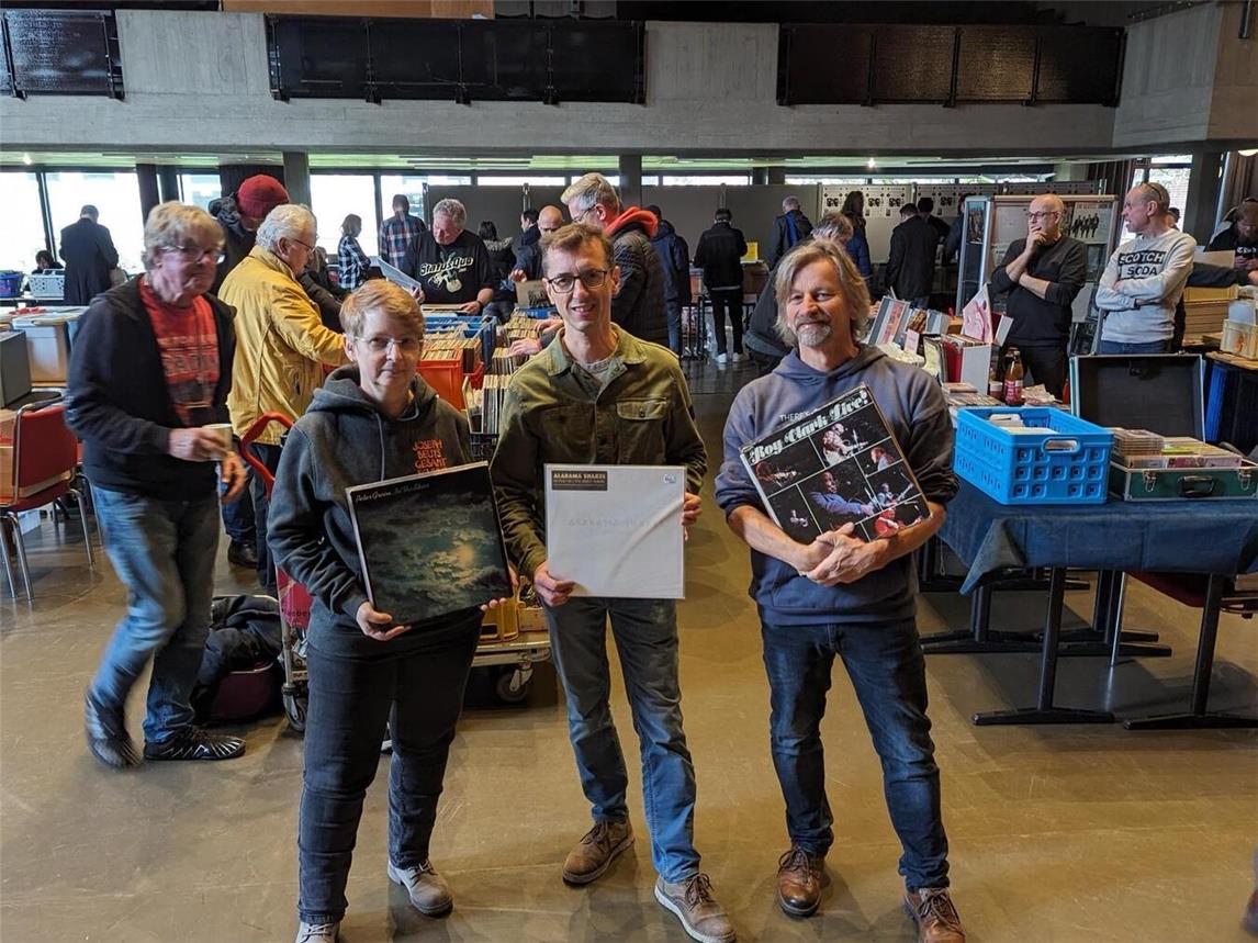 Freuen sich: Jutta Kriedel vom Förderverein, Organisator Volker Zippelius und DJ Gerd. Foto: privat