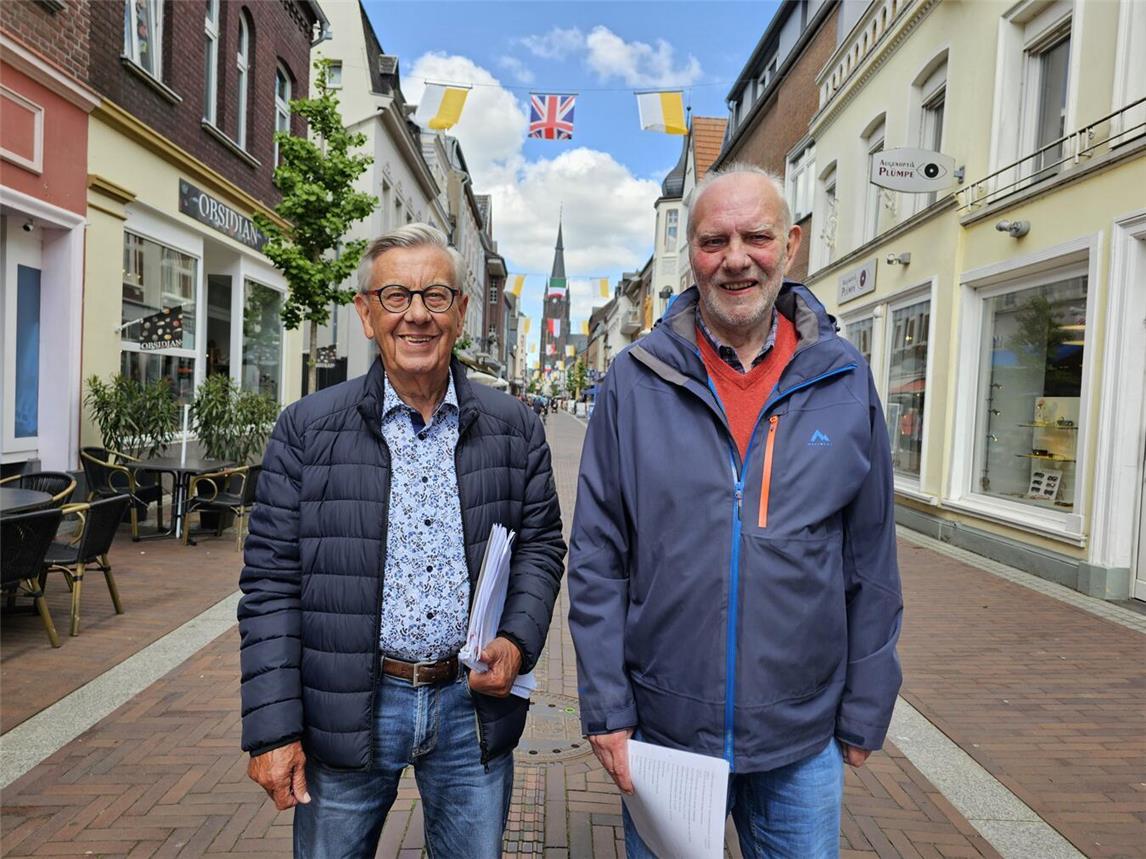 Freuen sich über neue Projektideen und Spenden: (v.l.) Geschäftsführer Heinz Lamers und der erste Vorsitzende Karl Aengenheyster. NN-Foto: Thomas Langer