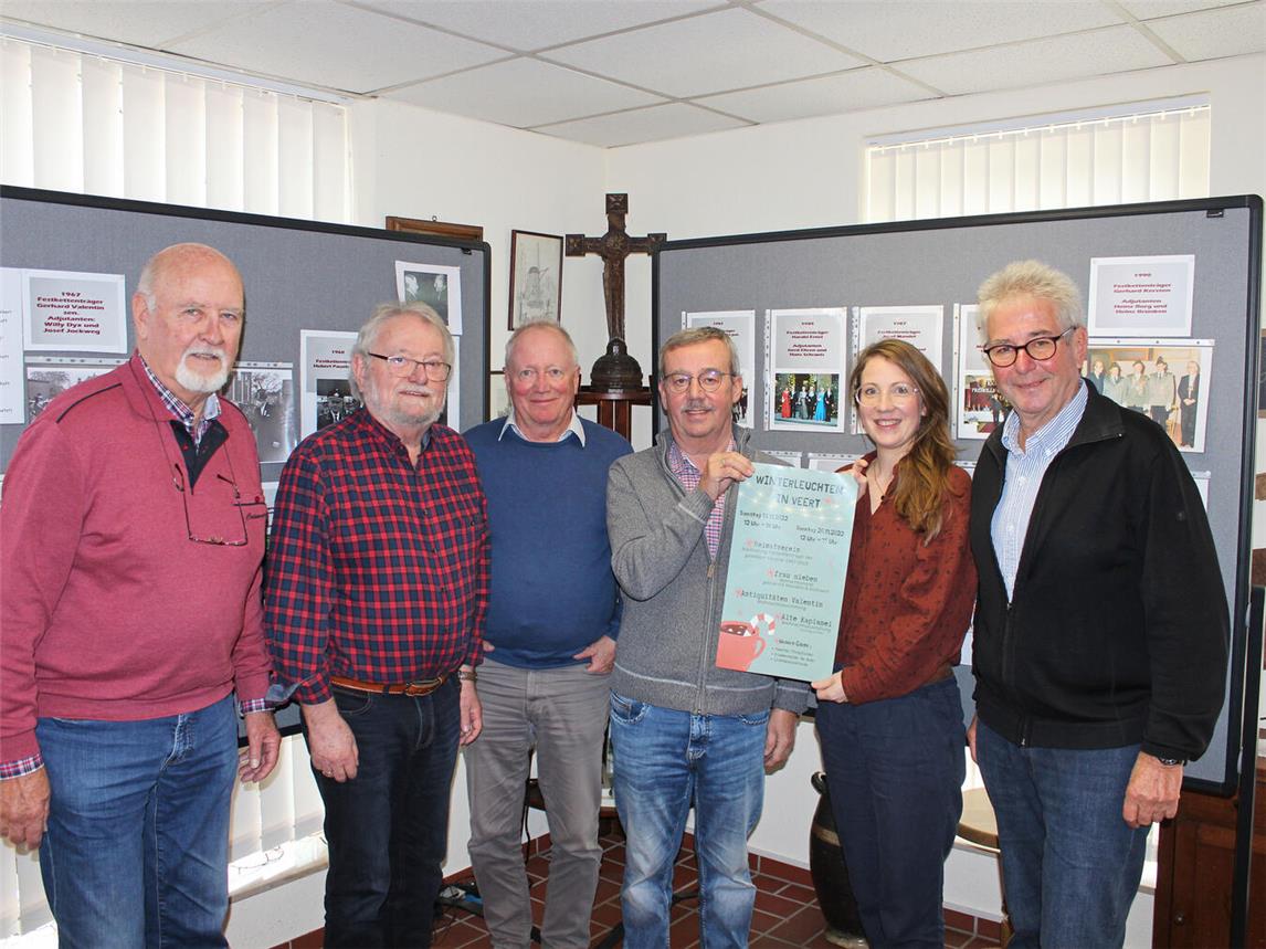 Freuen sich, viele Besucher beim „Winterleuchten in Veert“ begrüßen zu dürfen: (v.l.) Jürgen Giesen, Richard Wagener, Uli König, Franz-Josef Spolders, Jennifer Sieben und Franz Kubon. NN-Foto: T. Langer