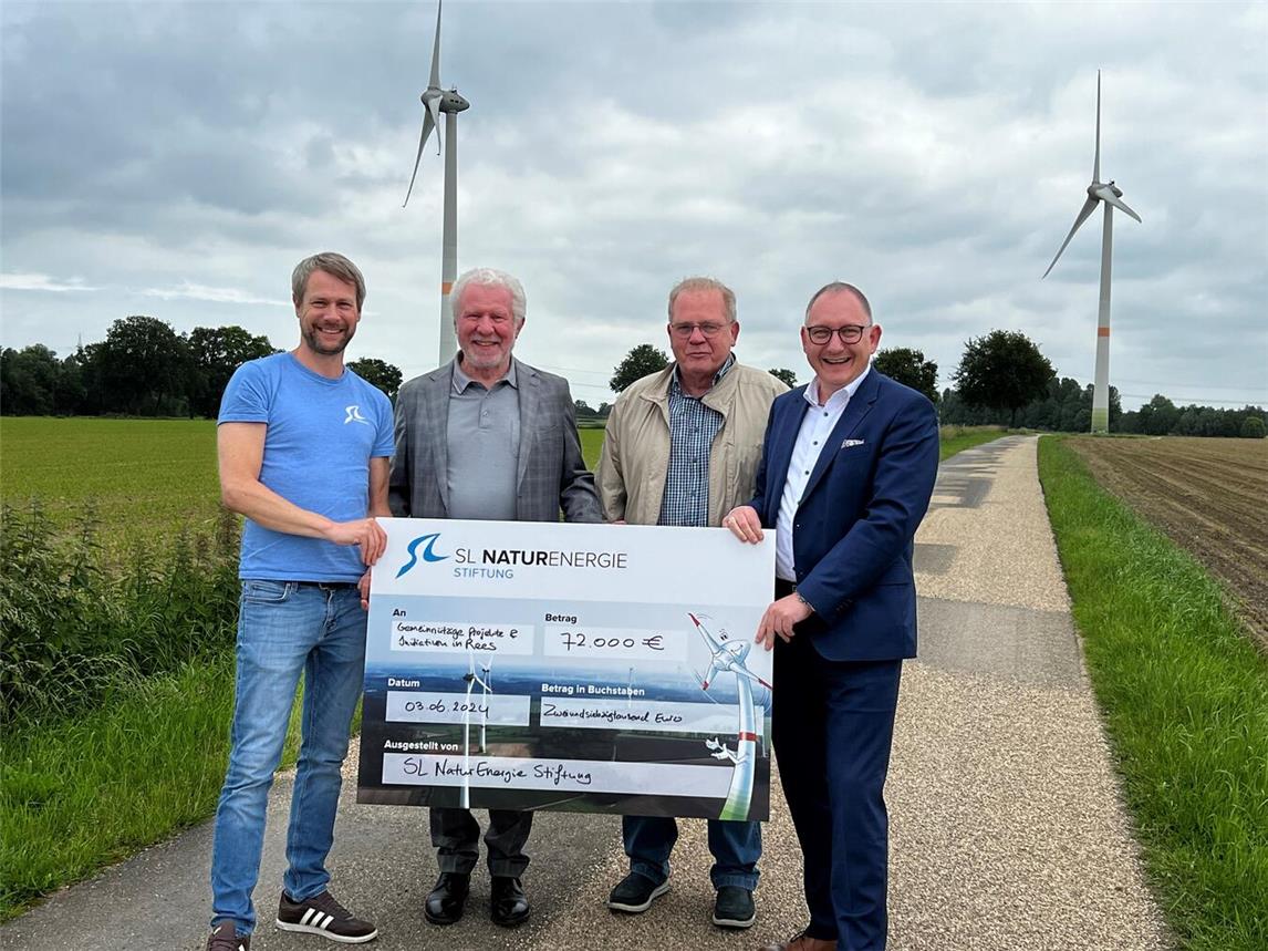 Freuen sich (v.l.): Sebastian Gampe, Dieter Karczewski, Peter Friedmann und Bürgermeister Sebastian Hense. Foto: Stadt Rees