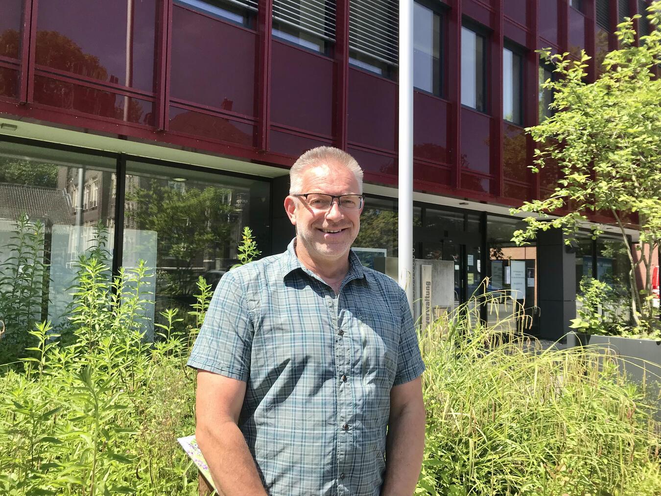 Friedel Floer vom Bereich Tiefbau der Stadt Geldern steht bei Fragen als Ansprechpartner gerne zur Verfügung.Foto: Stadt Geldern/Terhorst