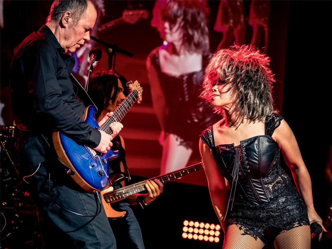 Frontsängerin Barby Hess erweckt Tina Turner bei ihrem Auftrittwieder zum Leben. Foto: René van der Voorden