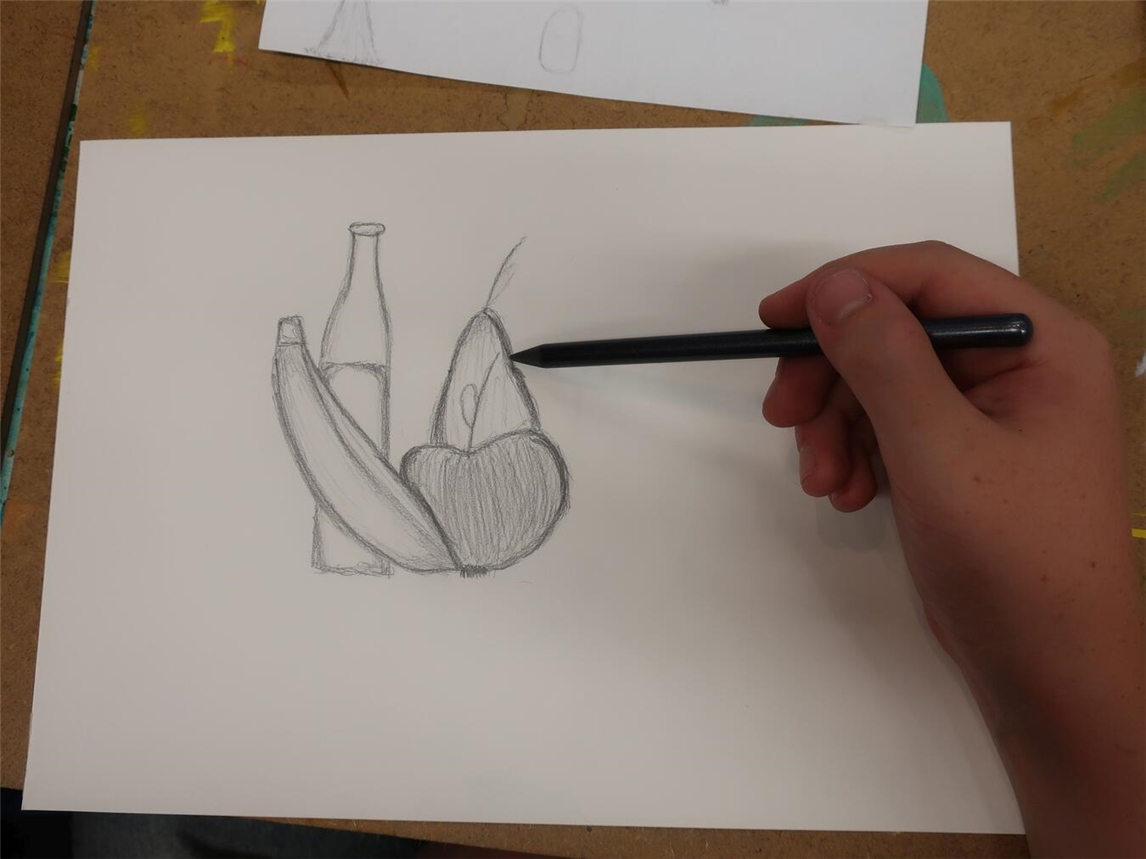 "Früchte in der Kunst im Zeichenatelier, bunte Stillleben-Malerei"