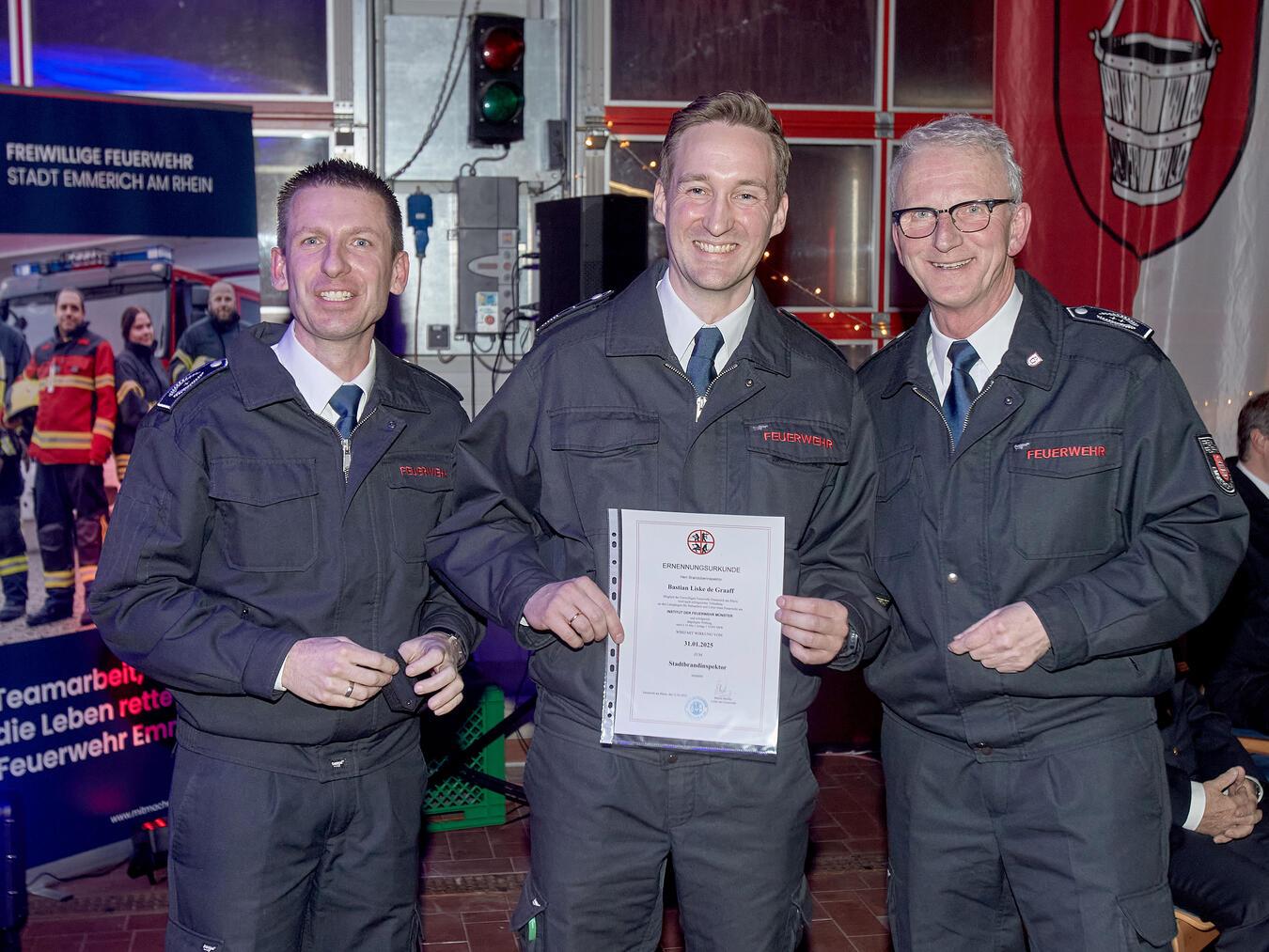 Führungswechsel: Christian Knorr und Bastian Liske-de Graaff mit Martin Bettray (v. l.). Foto: Tobias Herbst