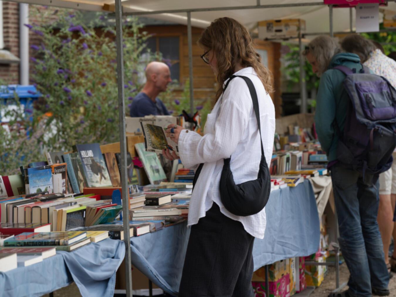 Fünf mal im Jahr wird der Büchermarkt in Bredevoort veranstaltet. Foto: Büchermarkt