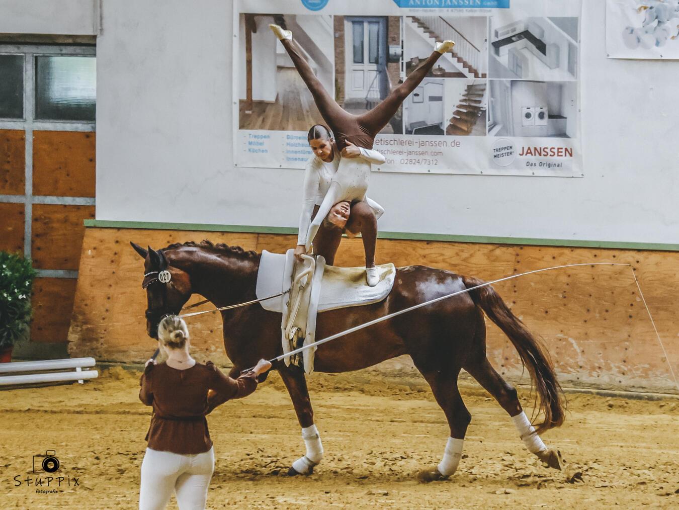 Für das Publikum bot das Turnier nicht nur packende Wettkämpfe, sondern auch ein faszinierendes Schauspiel der Harmonie zwischen Mensch und Tier. Foto: StuPPix.fotografie