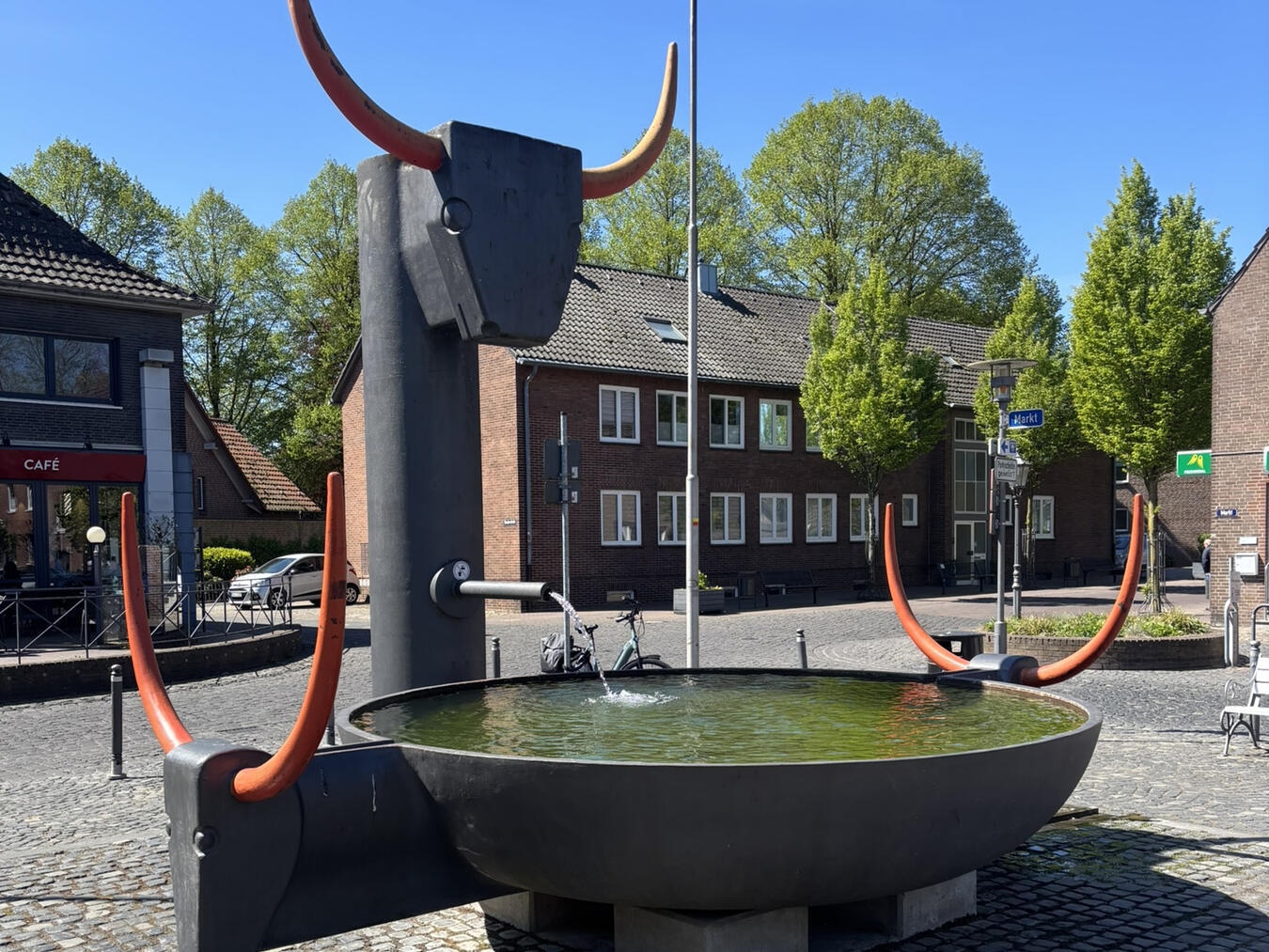 "Historischer Brunnen auf dem Marktplatz Kranenburg vor geplanter Versetzung, Foto: Gemeinde Kranenburg"