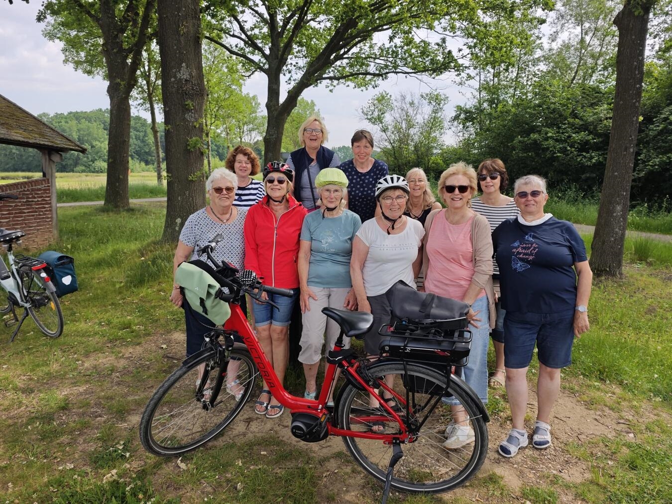 "Frauen der kfd Hamb radfahren in Effeld, dreitägige Tour, Gemeinschaftsausflug"