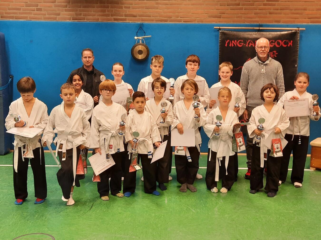 Für die Teilnehmer gab es Urkunden und Pokale. Foto: privat