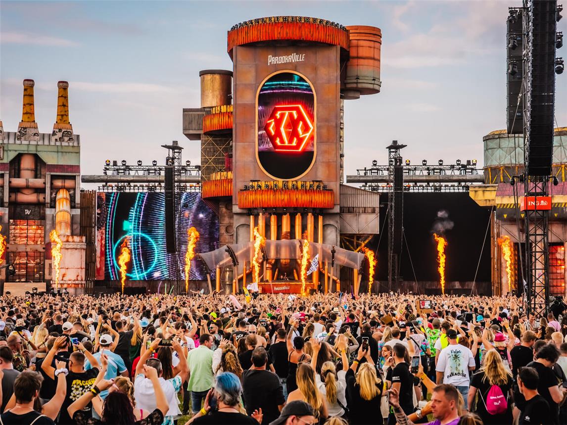Für ein stabiles Netz auf dem Parookaville-Festival will Vodafone mit drei mobilen Basisstationen sorgen. Foto:Julian Huke