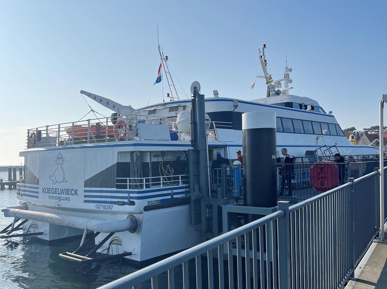 Für eine schnelle Überfahrt nach Terschelling bietet die Rederij Doeksen eine Sc...