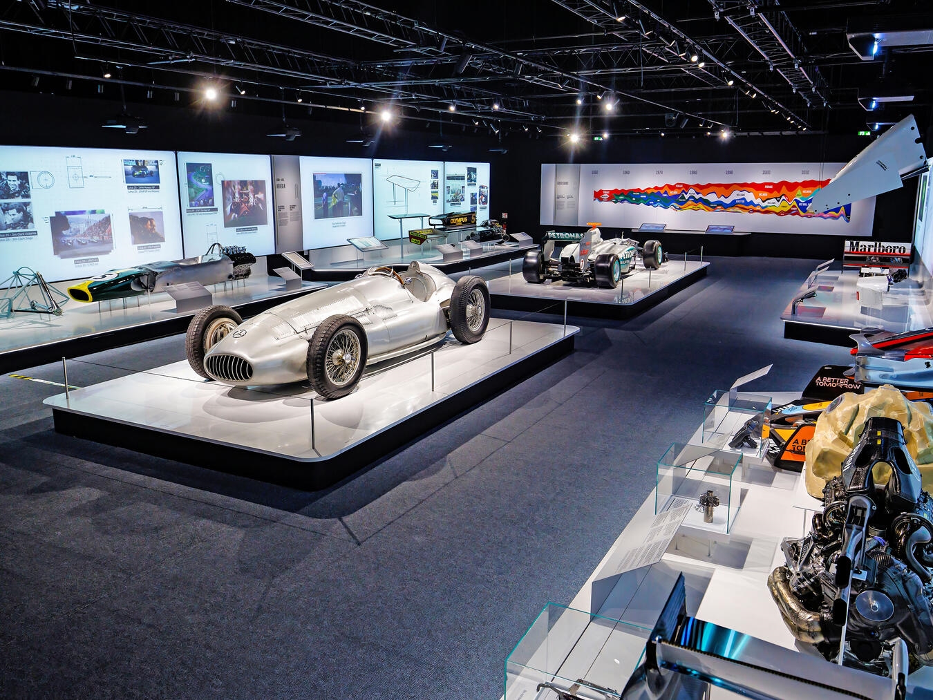 Für einige Monate können die Besucher der Ausstellung einen Blick in die Vergangenheit, Gegenwart und Zukunft der Formel 1 werfen.