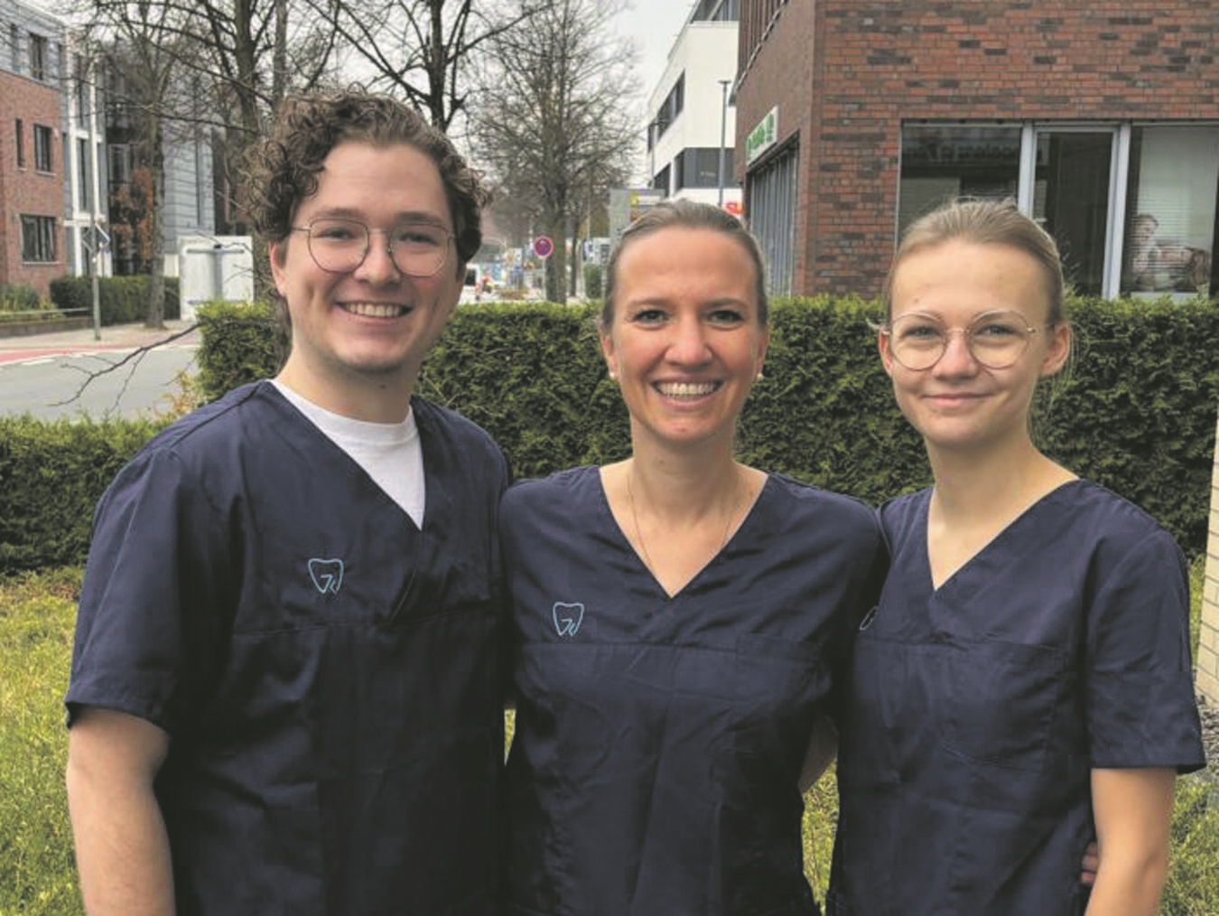 Für ihre Patienten da (v.l.): Johann Schönberner, Kristina Günter und Astrid Brylka. Foto: Praxis Günter