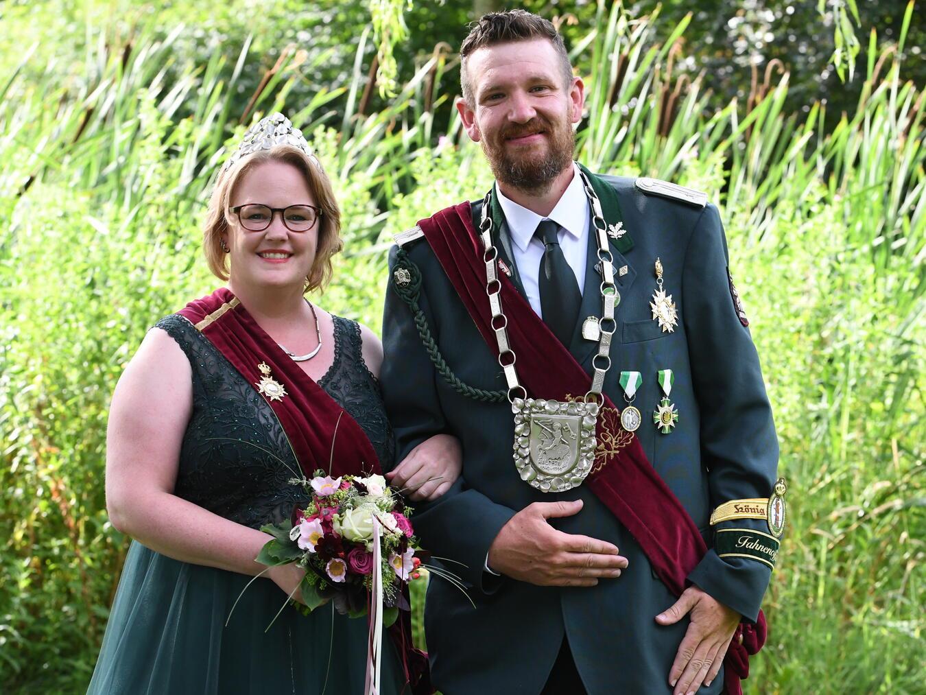 Für Jan Schneider und Sabrina Mispelkamp neigt sich das Regentenjahr dem Ende zu. Am 13. Juli steht das Königsschießen an. Foto: St. Josef Schützenbruderschaft