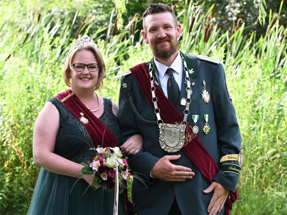 Für Jan Schneider und Sabrina Mispelkamp neigt sich das Regentenjahr dem Ende zu. Am 13. Juli steht das Königsschießen an. Foto: St. Josef Schützenbruderschaft
