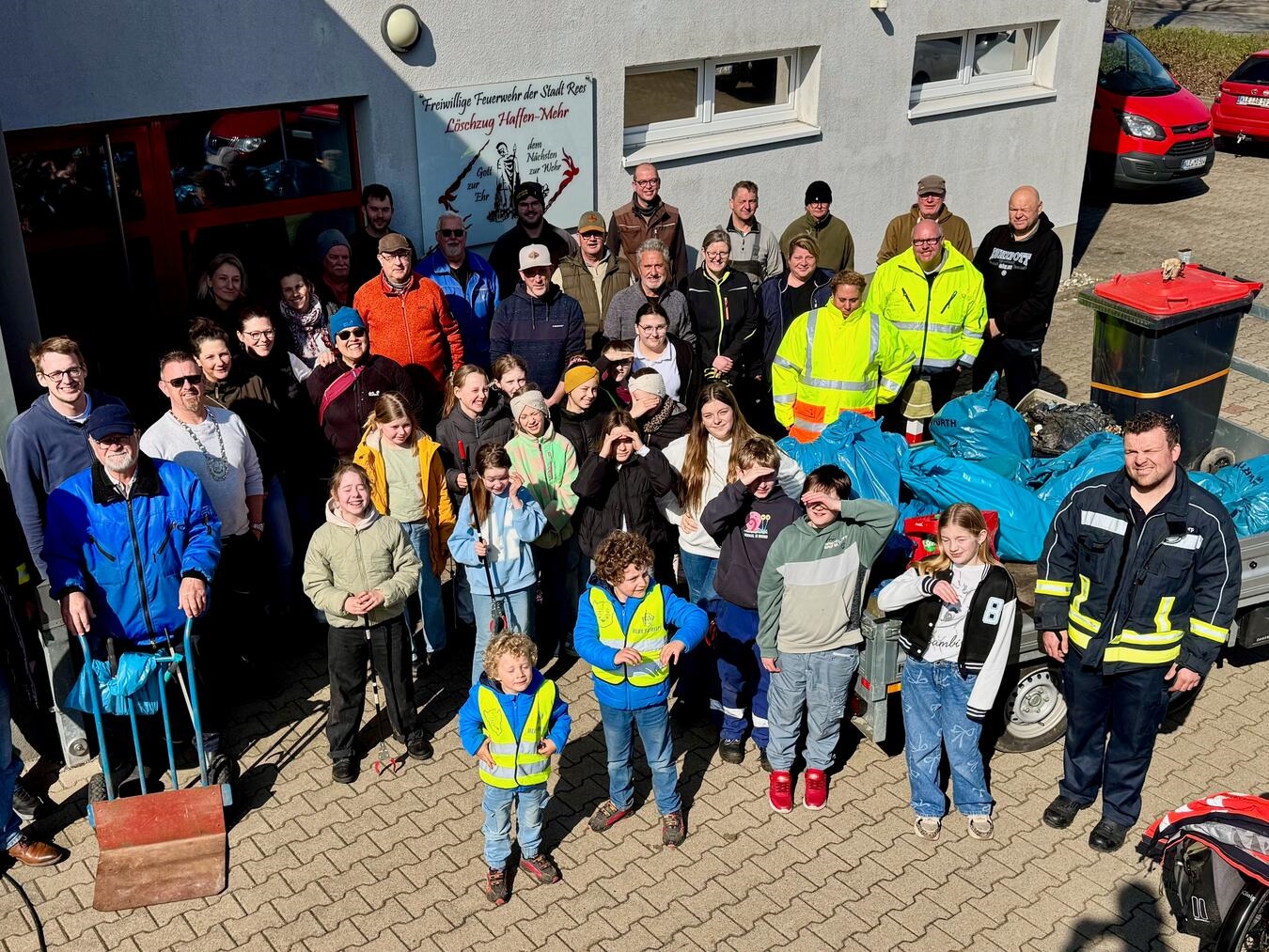 Für Umweltbewusstsein und Zusammenhalt: die Teilnehmer der Aktion in Haffen und Mehr. Foto: privat