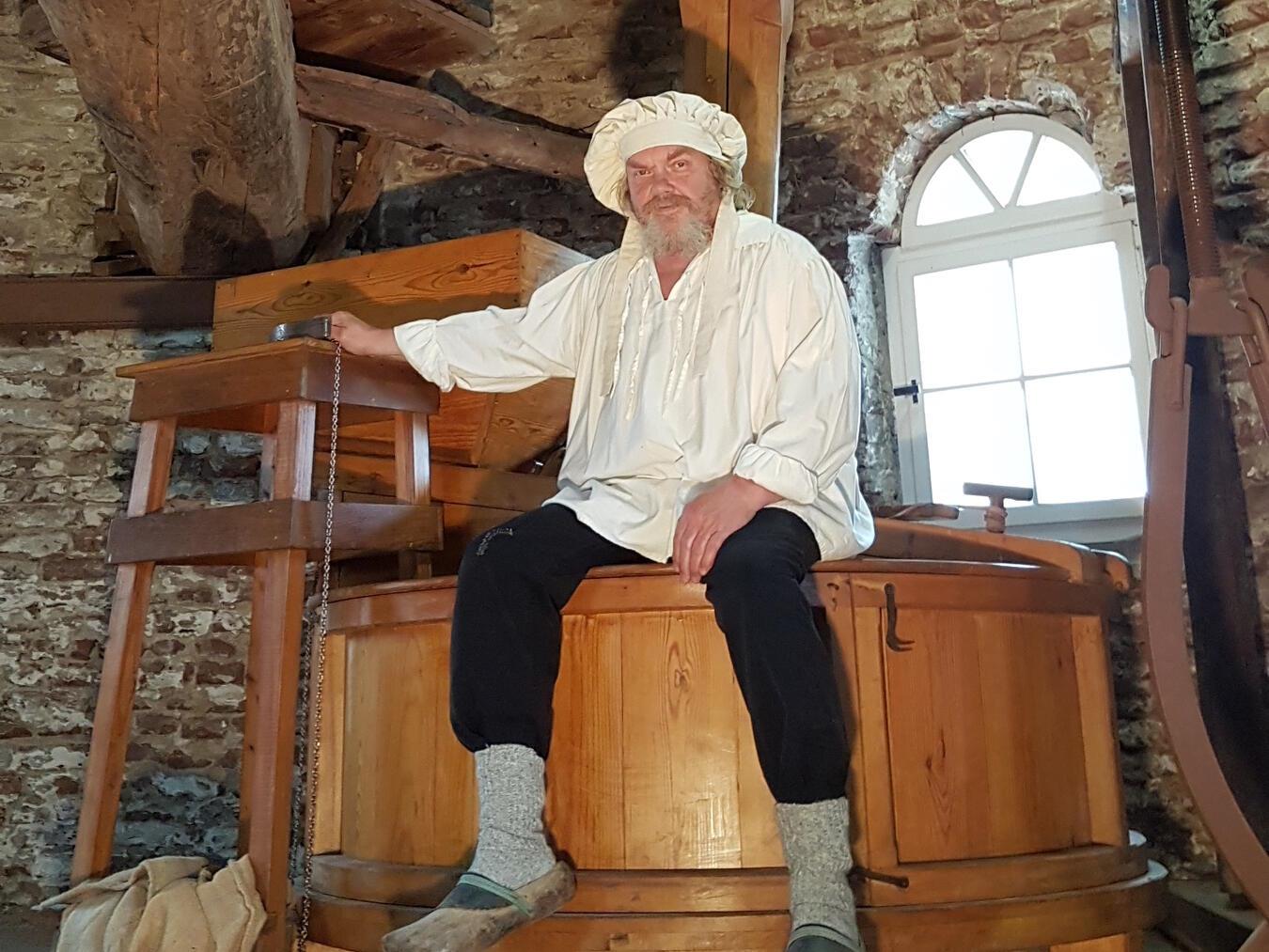 Gästeführer Heinz Wellmann schlüpft am 1. Juni einmal mehr in die Rolle des Müller Hein. Foto: privat