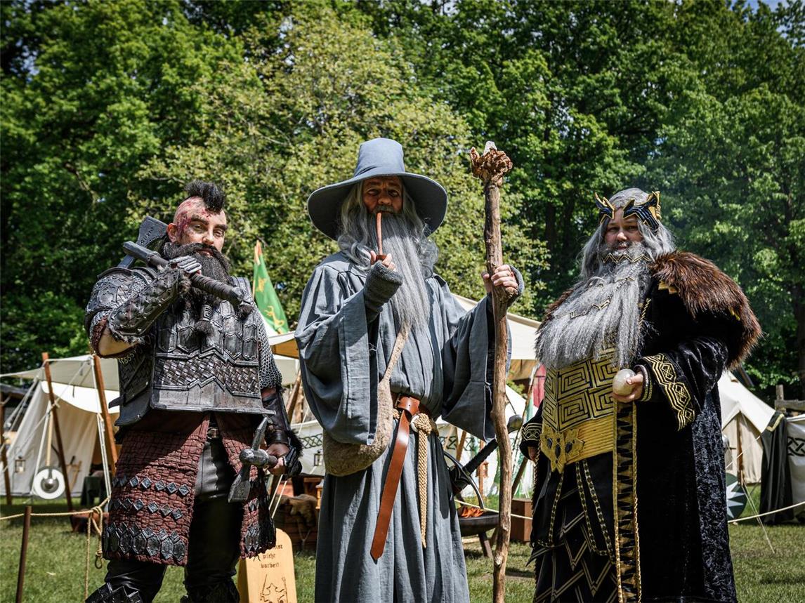 Gandalf und die Zwerge freuen sich besonders auf den neuen, zwergischen Teil des Tolkien Tage Geländes, den es 2025 erstmals zu sehen geben wird.Foto: Stefan Claaßen