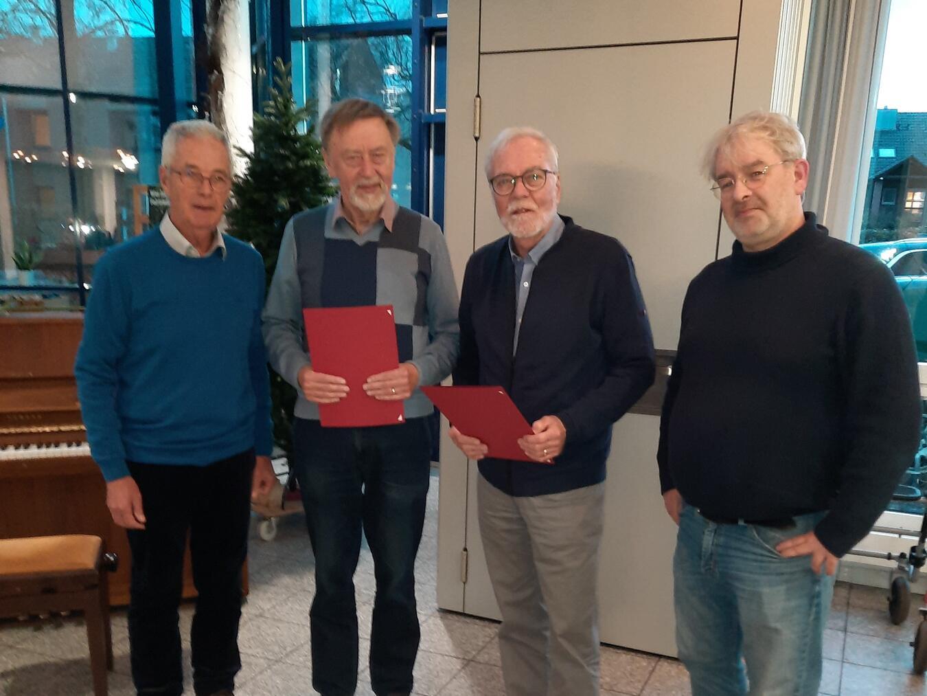 Geehrt wurden für 50 Jahre Johannes van Lier (Bild) und Marianne Burkhard sowie für 60 Jahre Ingeborg Scholer, Monika Peusen und Helmut Maas (Bild). Foto: VBE Kleve