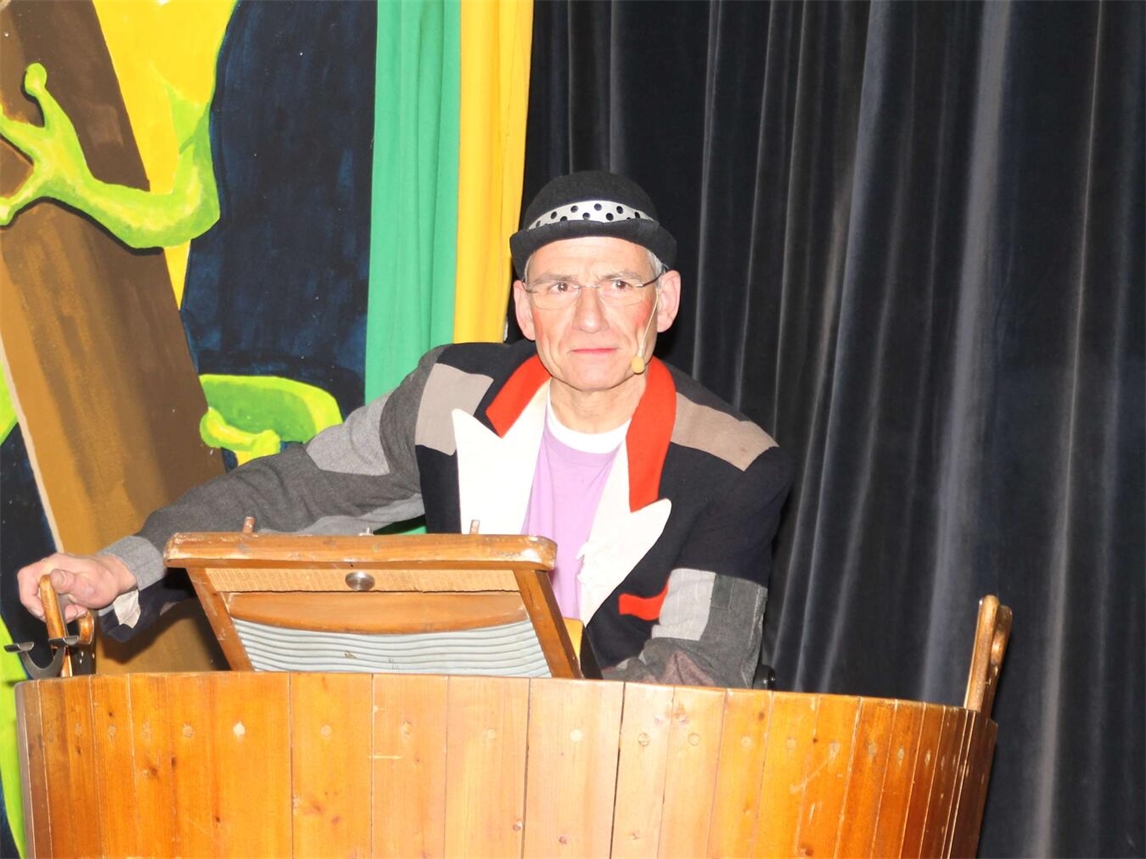 "Büttenredner Georg Jansen als 'enne Janze' bei Brejpott-Quaker Kellen-Auftritt, Karneval"