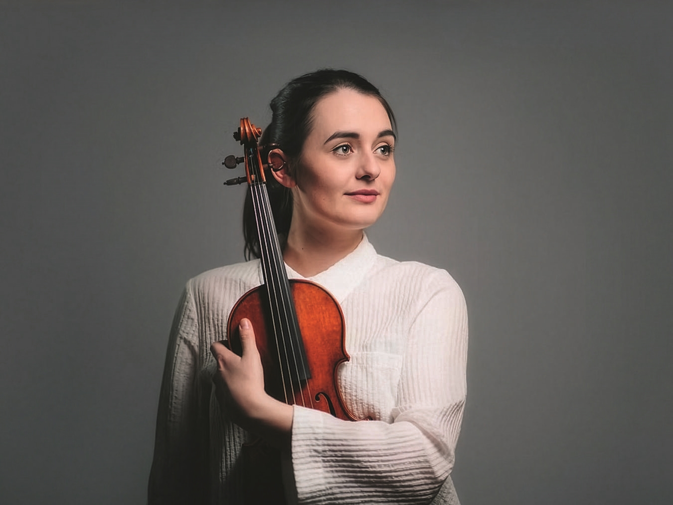 Geigerin Anne Luisa Kramb ist die Solistin des Konzerts in Mönchengladbach. Foto: Clara Evens