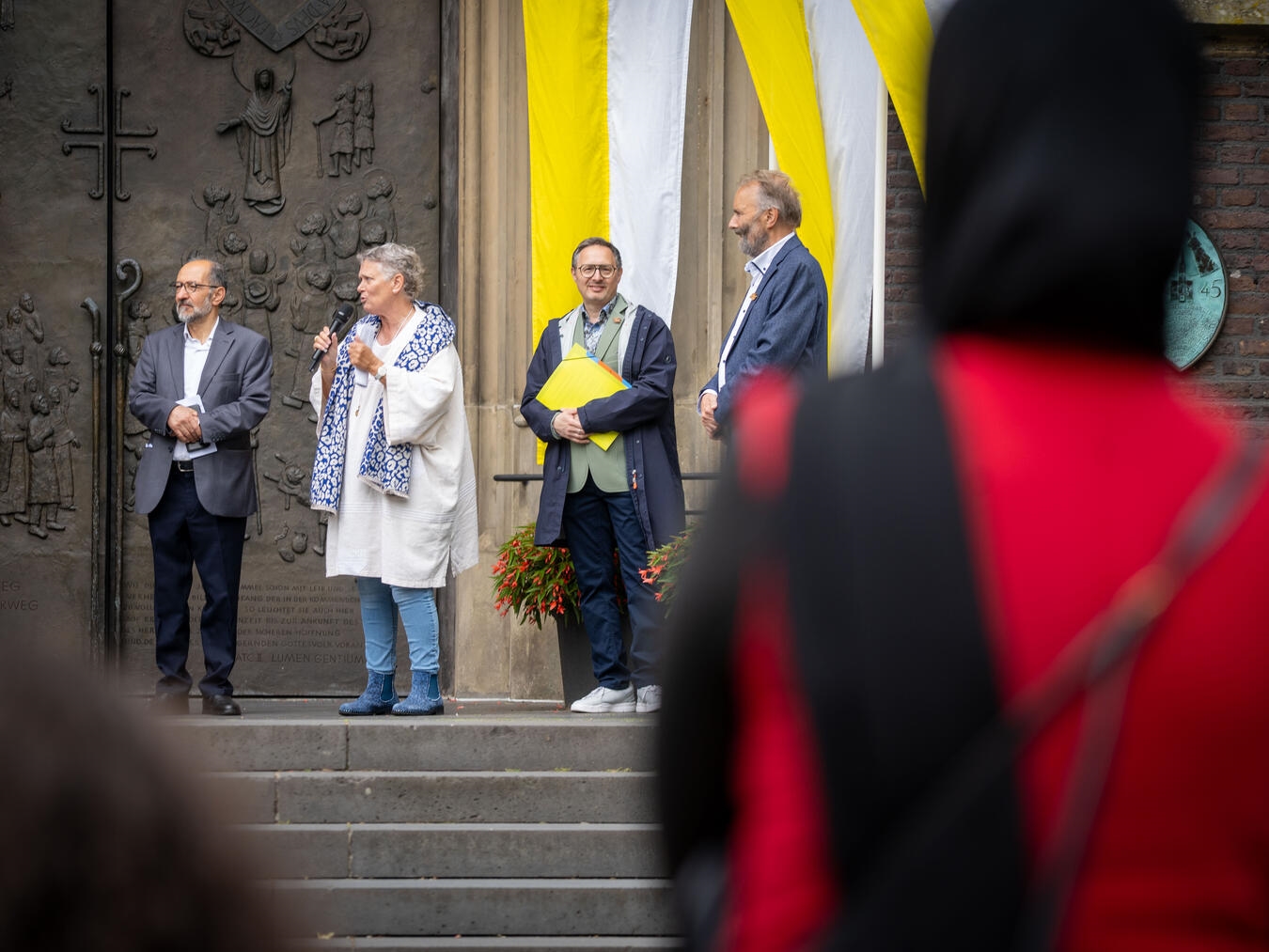 "Ahmed Aweimer, Dr. Elke Kleuren-Schryvers, Michael Rubinstein und Paul Hagemann fördern Frieden"