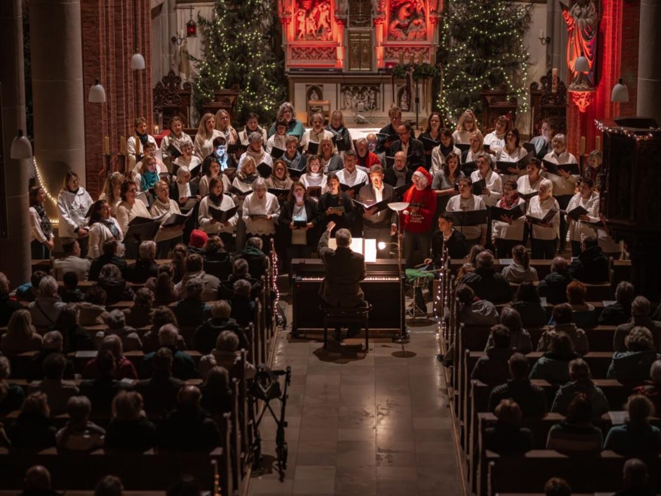 "Junger Chor Haldern singt gemeinsam an Weihnachten"