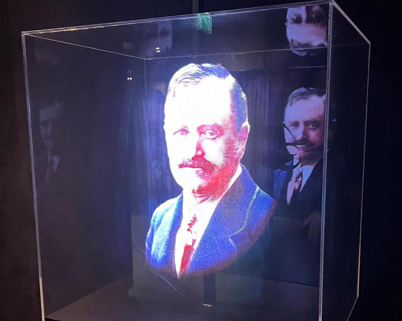 Gerard Philips gründete 1891 eine Glühlampenfabrik in Eindhoven, in der sich heu...