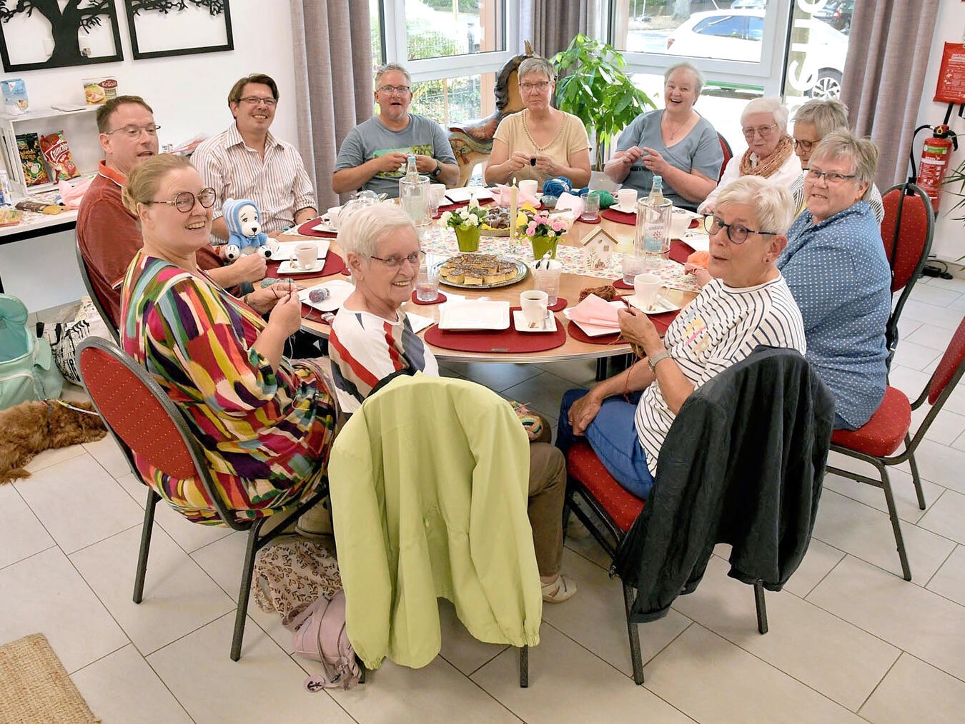 "Fröhliche Zusammenkunft beim Zwergenglück-Treffen, Foto von Rüdiger Dehnen"