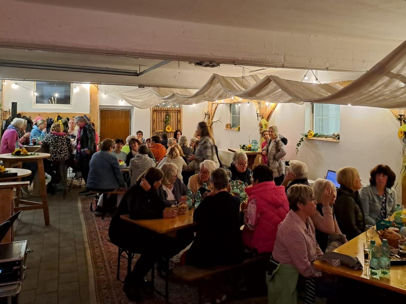 Gesellig war es bei den Sonsbecker Landfrauen. Foto: Landfrauen