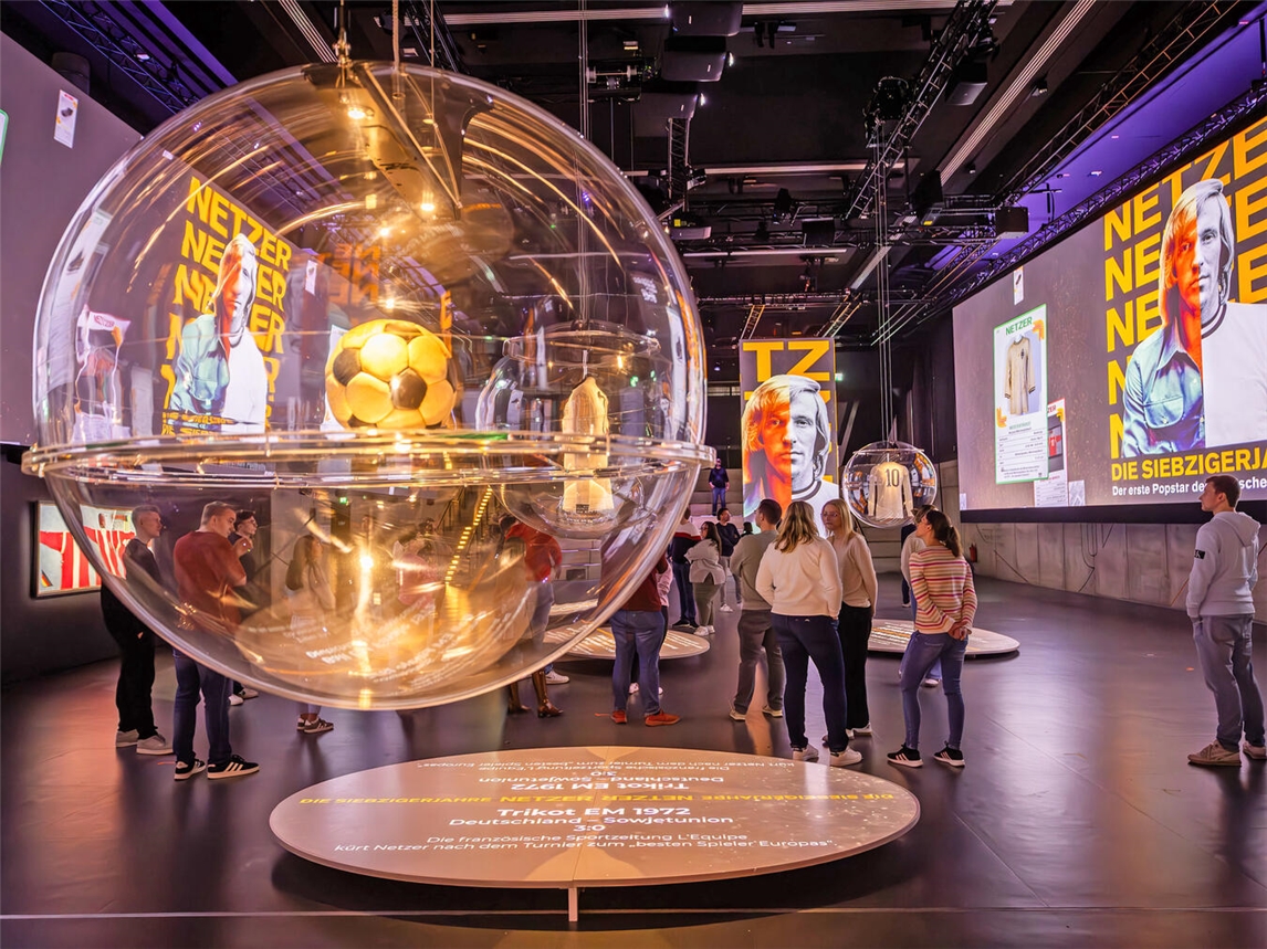 Gleich zwei Ausstellungen können die Besucher des Fußballmuseums in den Ferien besichtigen. Foto: Stephan Schütze