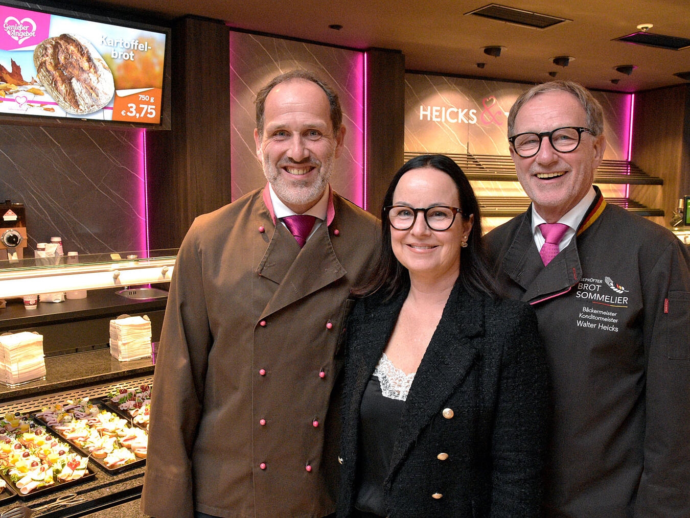 Glücklich mit dem Ergebnis (v.l.): Christian, Gabriella und Walter Heicks. NN-Foto: Rüdiger Dehnen