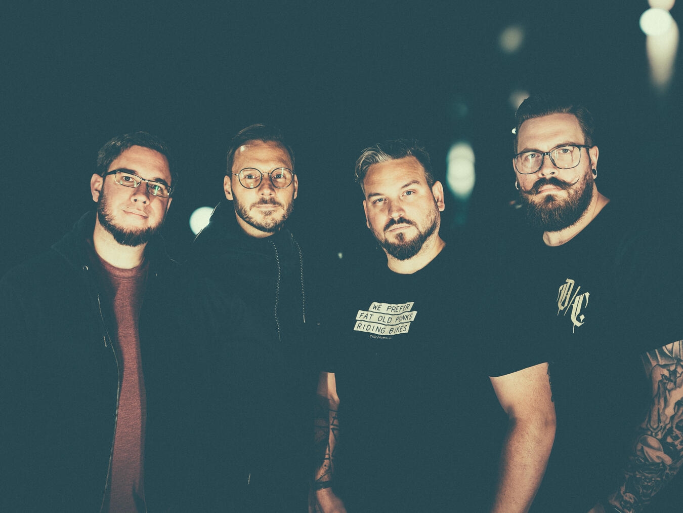 Goodbye Grief kreieren mit einprägsamen Melodien, persönlichen, emotionalen Texten, moshpitadäquaten Skatepunk-Drum Patterns, treibenden Riffs und harmonischen Gitarrensoli ihre eigene beste Version von Punkrock, Pop-Punk und Alternative in zeitgemäßem Sounddesign. Foto: QuintenQuist