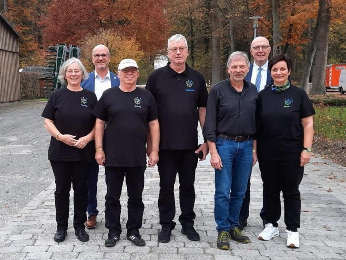 Gruppenbild der Hommersumer Delegation mit Bürgermeister Stephan Luyven (2. v.l.) und Landrat Christoph Gerwers (2. v.r.). Foto: privat