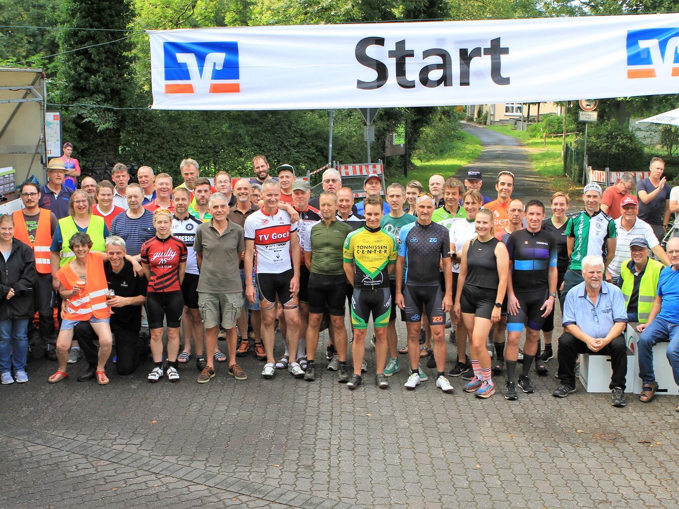 Gruppenbild mit Teilnehmern bei der Veranstaltung 2023. Foto: privat