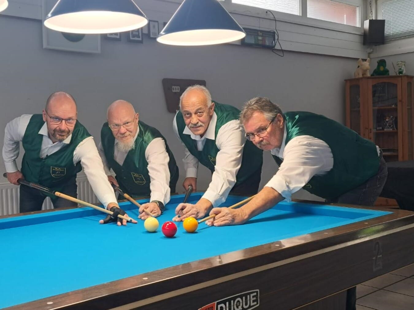 Haben alles gegeben: (v.r.) Klaus Cleve, Helmut Gesthüsen, Paul Bannasch und Rüdiger Spielman vom Billard Clubs Kervenheim. Foto: BC Kervenheim