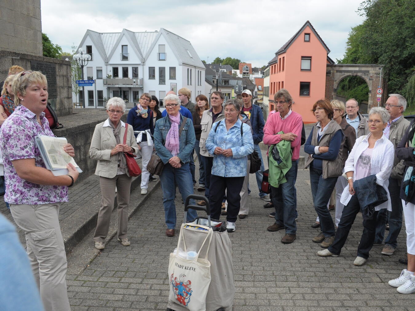 "Stadtführerin Elisabeth Thönnissen bei Häppchenführung in der Stadt, Foto von WTM"