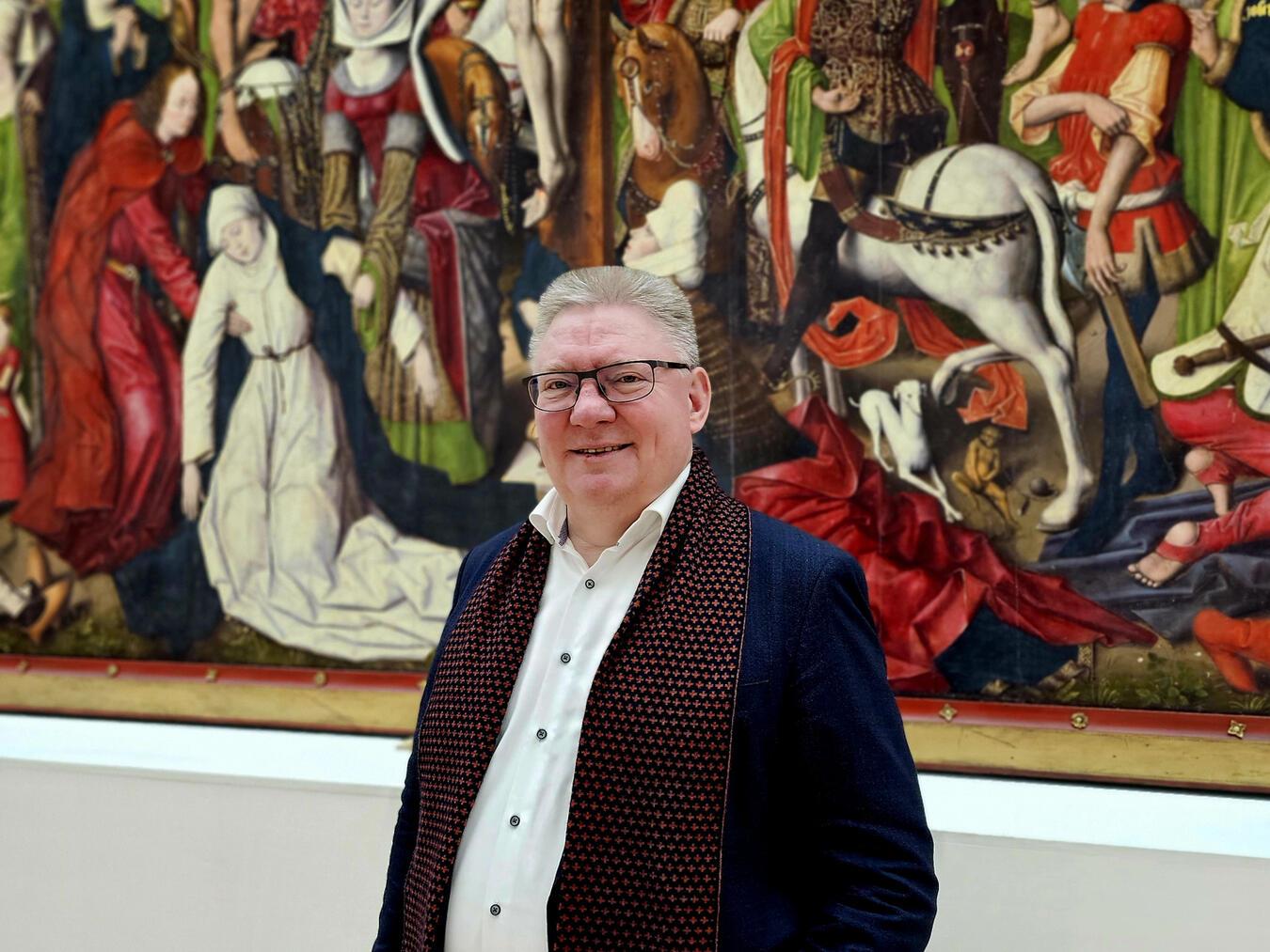 Harald Kunde vor der Replik eines Baegert-Altars.NN-Foto: HF