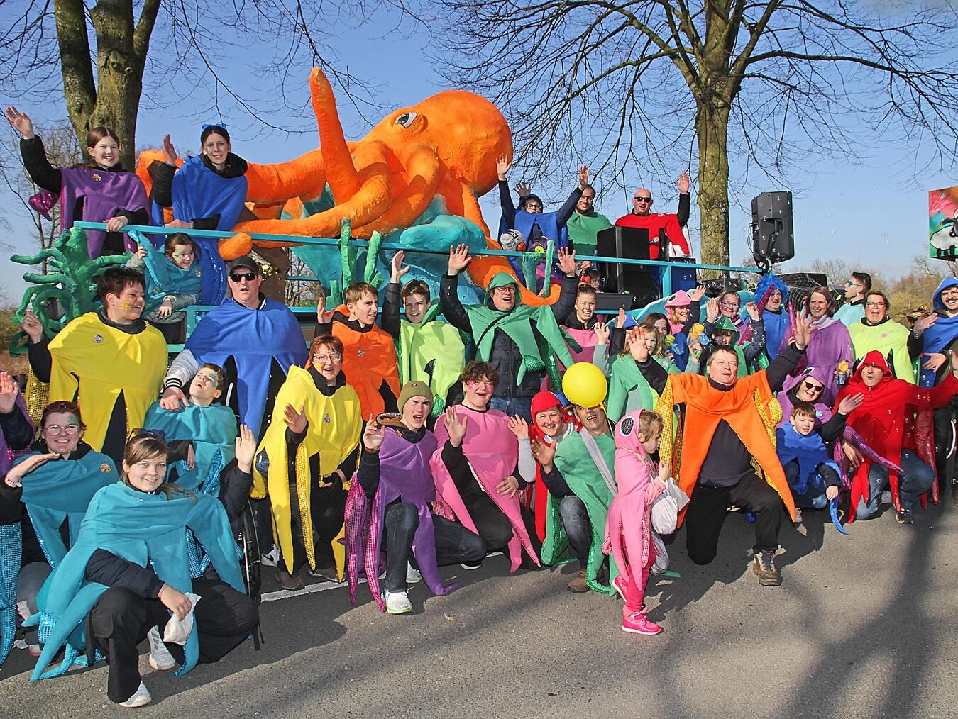 Helau! Die Zugteilnehmer waren im vergangenen Jahr sehr einfallsreich, was ihre Verkleidungen anging. Das wird 2026 sicherlich ganz genauso sein. NN-Archivfotos: Theo Leie