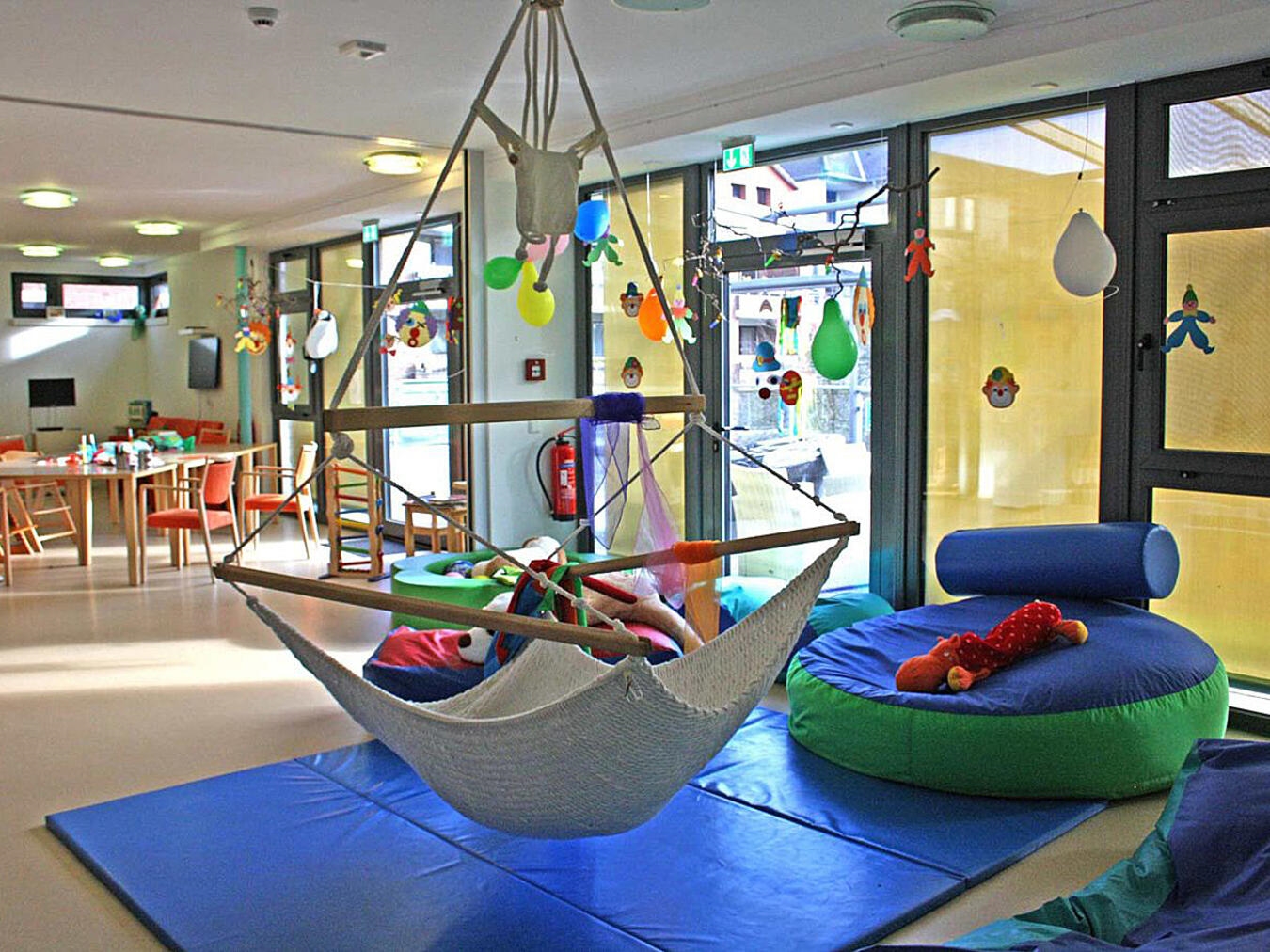 Hell, freundlich, einladend: Der Aufenthaltsraum im „Stups“. Foto: DRK-Schwesternschaft Krefeld