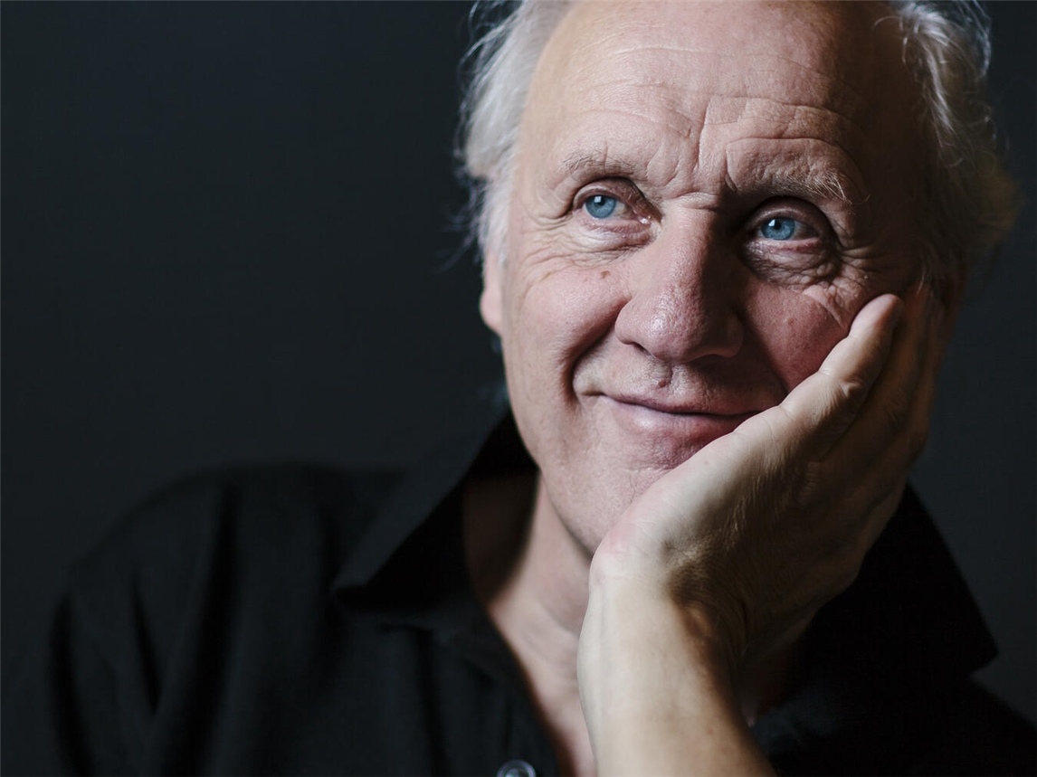 Herman van Veen begeistert seit Jahrzehnten sein Publikum. Die NN verlosen Tickets für das Konzert des Ausnahmekünstlers in Dinslaken. Foto: Jesse Willems