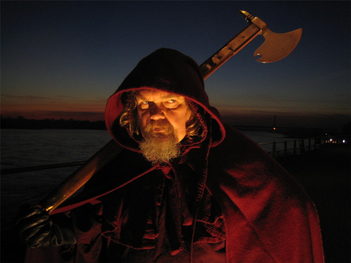 Führung mit dem Henker zu Rees Herrmann, der Henker, alias Gästeführer Heinz Wellmann. Foto: privat