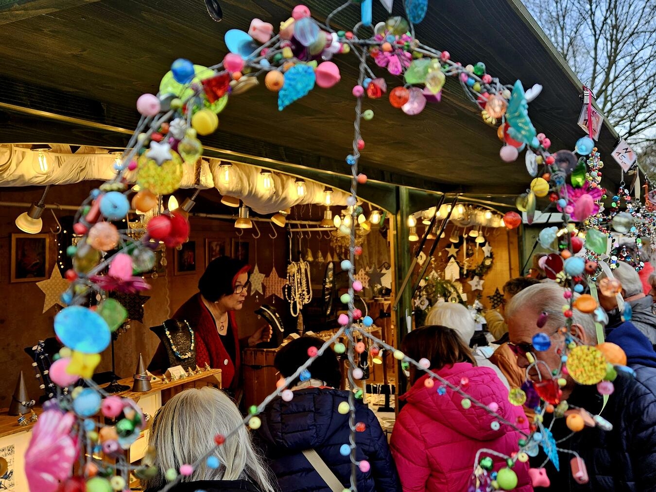 Heute hat der 27. Kunsthandwerker-Weihnachtsmarkt eröffnet. NN-Foto: vs