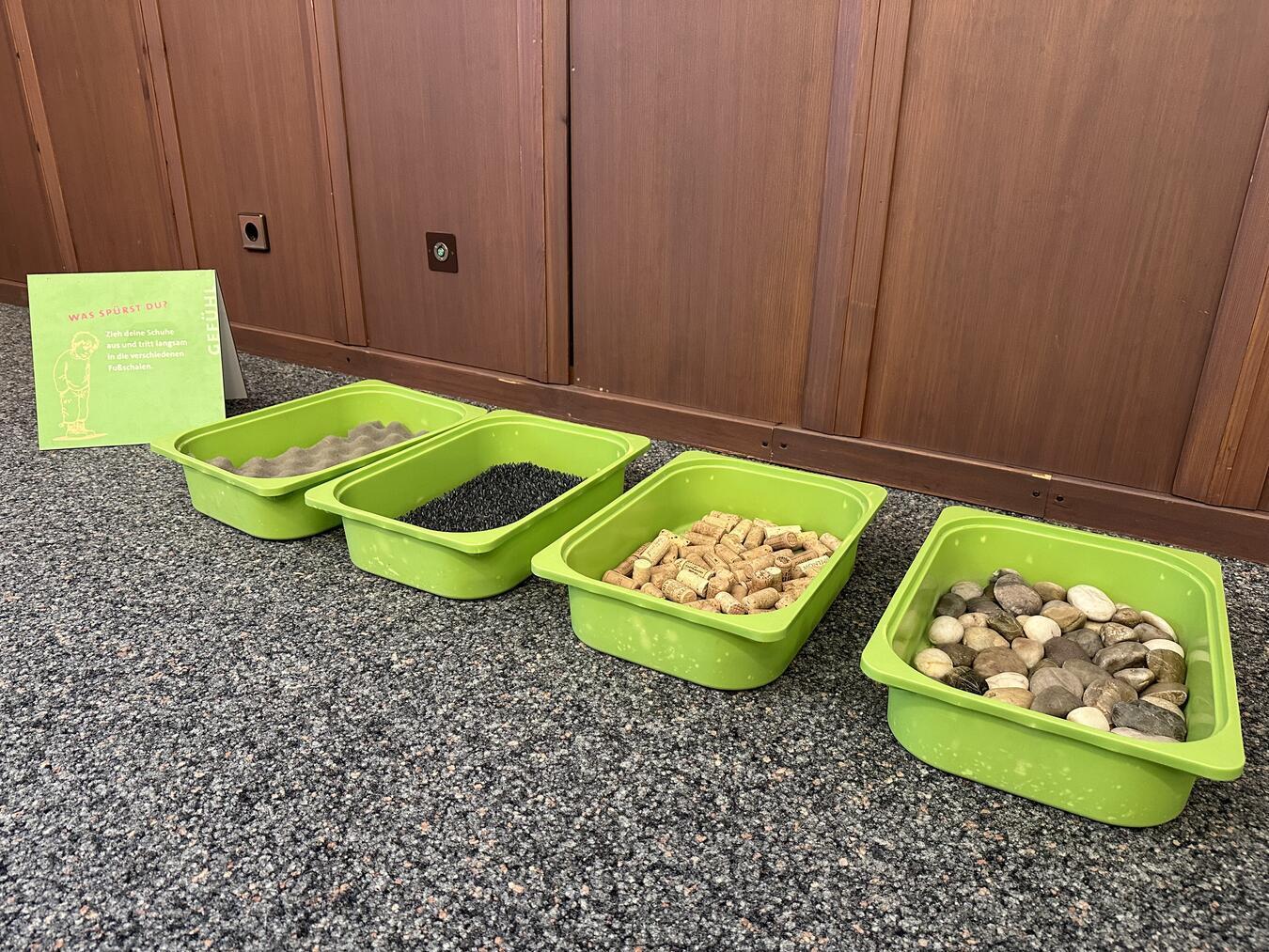 Hier können Kinder mit den Füßen ihre Sinne erleben. NN-Foto: SP