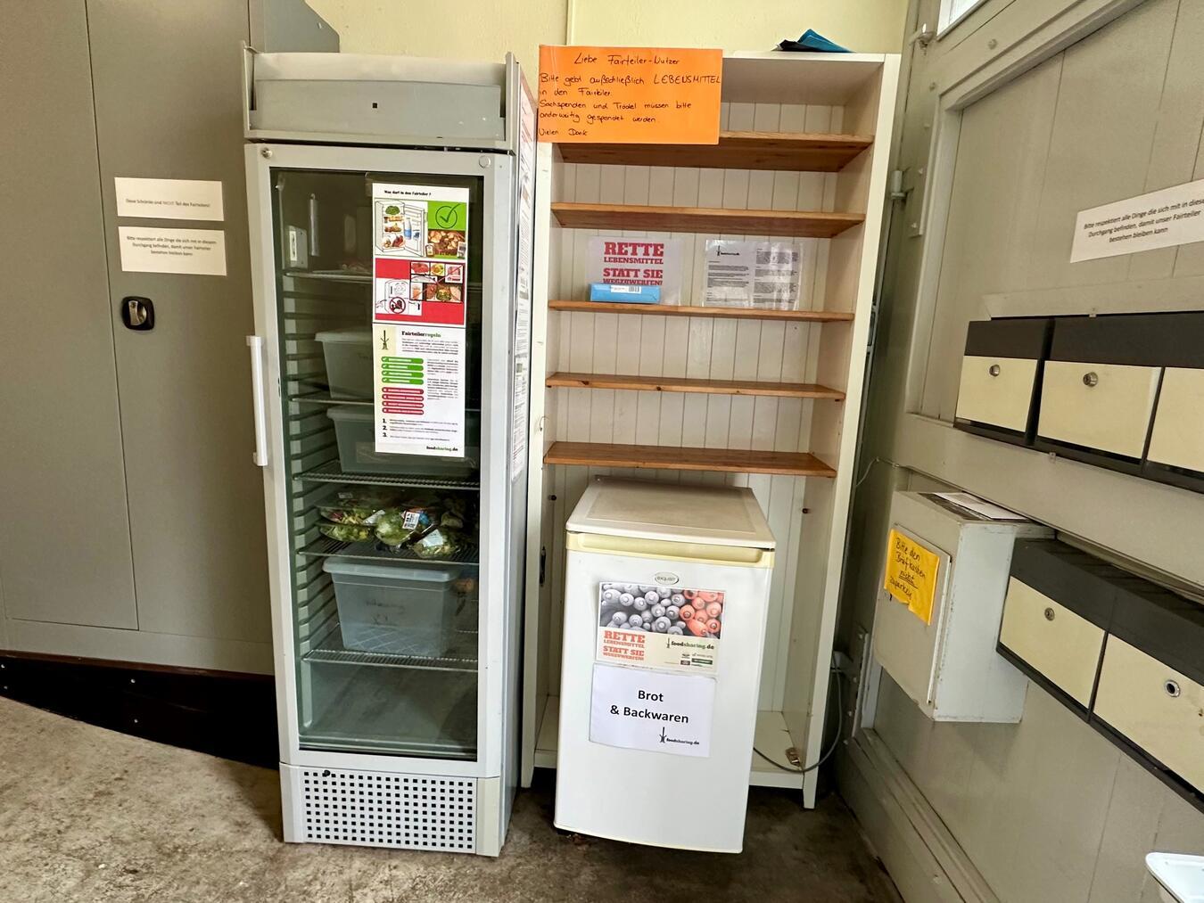 Hier werden die Lebensmittel kostenlos angeboten.