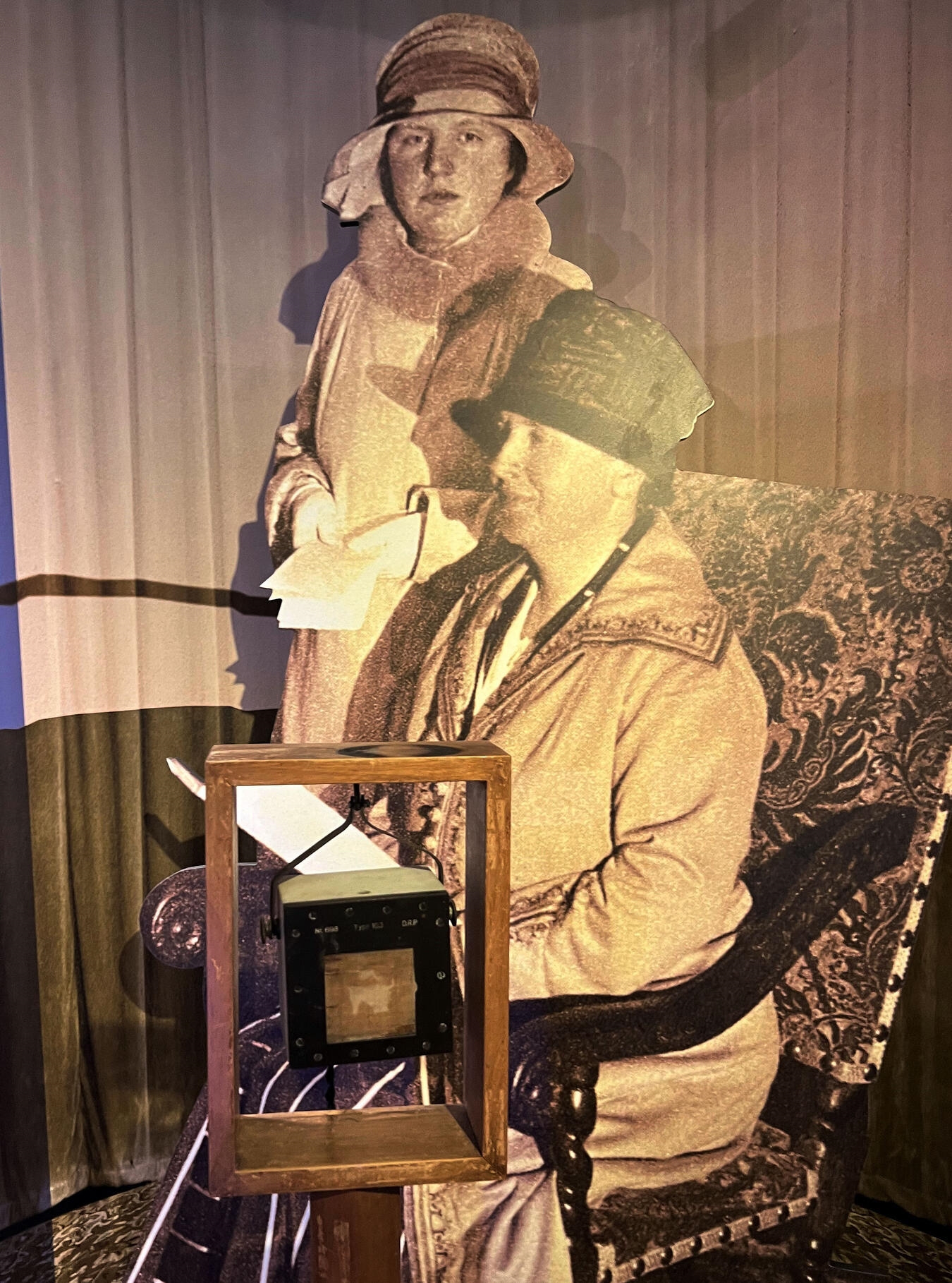 Historischer Moment: Königin Wilhelminas erste Radioansprache vom 1. Juni 1927 i...