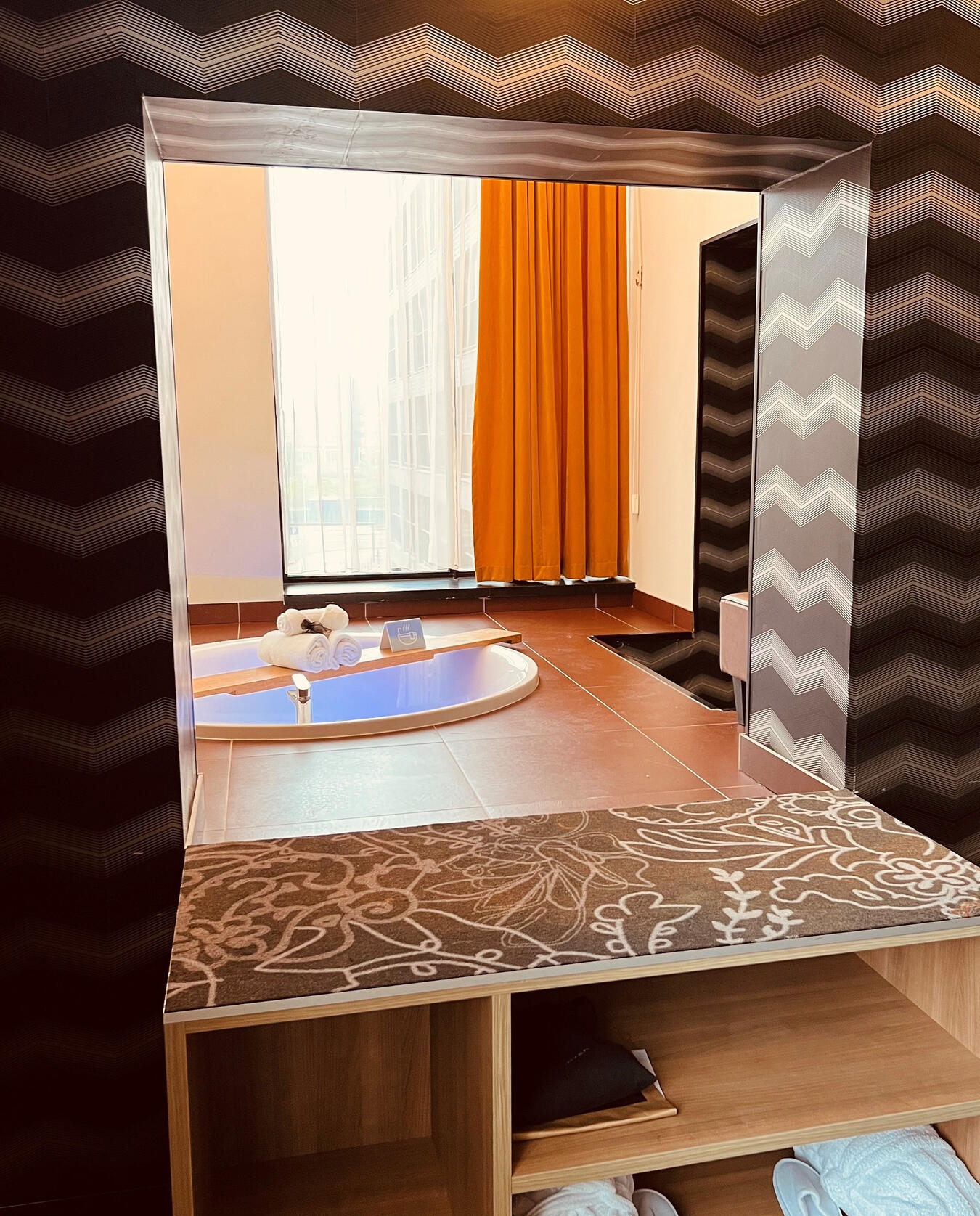 Hohe Decken, modernes Ambiente und Größen bis zu 60 Quadratmeter machen die Zimm...